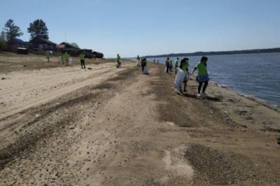 В Хабаровском крае волонтеры отчистили от мусора более 10 км берегов рек - hab.aif.ru - Россия - Хабаровский край - Пресс-Служба