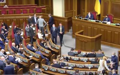 ОПЗЖ и "Слуга народа" лидируют в парламентских рейтингах, - опрос - akcenty.com.ua