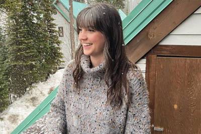 Поседевшая в 12 лет девушка перестала стыдиться внешности и прославилась в сети - lenta.ru - Канада