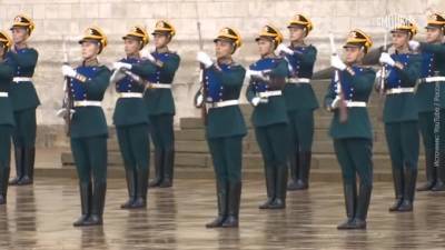 В Кремле возобновилась церемония развода караулов Президентского полка - piter.tv - Москва