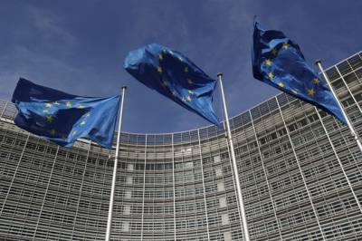 Еврокомиссия предложила разрешить въезд в ЕС вакцинированным туристам - aif.ru - Евросоюз