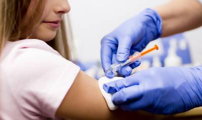 Ученые сравнили эффективность вакцин от COVID-19 для женщин и мужчин - runews24.ru