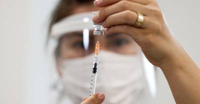 В субботу прививку от Covid-19 получили 6466 человек - rus.delfi.lv - Латвия