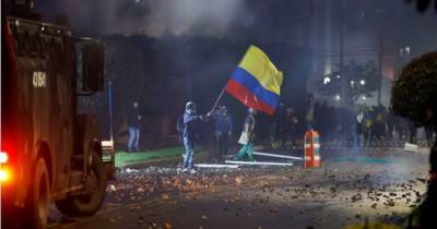 Протесты в Колумбии: погибли минимум17 человек и более 800 — получили ранения - tsn.ua - Колумбия