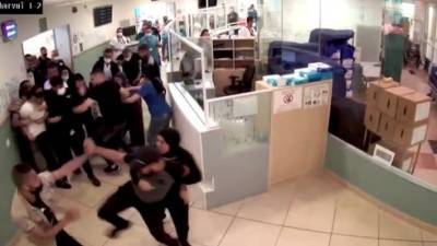 Видео: родственники пациента в больнице в Нагарии ногами избили персонал - vesty.co.il - Израиль
