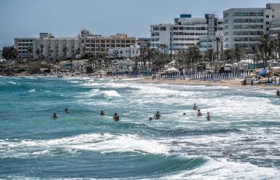 Российские туристы заняли уже более 30 отелей в двух городах Кипра - abnews.ru - Россия - Израиль - Кипр