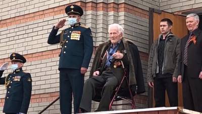 Парад для 102-летнего ветерана. Ульяновских фронтовиков поздравляют у их домов - ulpravda.ru - Ульяновск