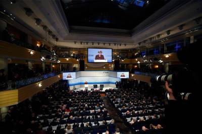 Ангела Меркель - Кристиан Тильс - Мюнхенская конференция по безопасности пройдет онлайн - gazeta.ru