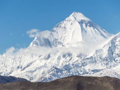 COVID-19 после Эвереста "ударил" по новым высотам в Непале: с пика Дхаулагири эвакуировали почти 20 инфицированных альпинистов - unn.com.ua - Киев - Непал