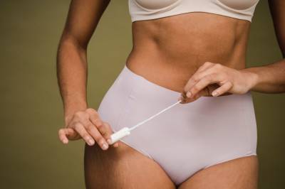 Американские врачи заявили о риске нарушения менструации у женщин после вакцинации от коронавируса - news.vse42.ru