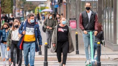 Польша отменяет обязательное ношение защитных масок на улице - vchaspik.ua - Польша