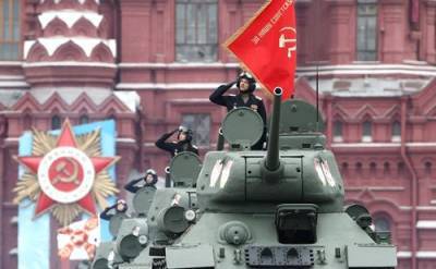 Колонна военной техники прошла по Красной площади на параде Победы - argumenti.ru - Москва
