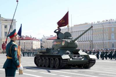 Александр Журавлев - 4 тысячи военных приняли участие в параде Победы в Петербурге - spb.mk.ru - Санкт-Петербург