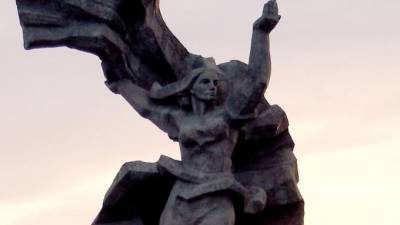 Полиция Латвии перекрыла доступ к памятнику Освободителям Риги - piter.tv - Латвия - Рига
