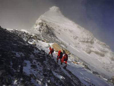 Китай создаст "разделительную линию" на Эвересте из-за опасений попадания COVID-19 с Непала - unn.com.ua - Китай - Киев - Непал