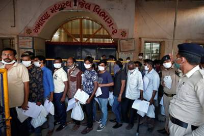 В Индии заключенные отказались выходить из тюрем из-за пандемии - lenta.ru - India - штат Уттар-Прадеш