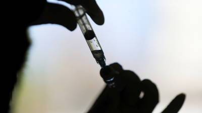 ВОЗ включила вакцину Sinovac в список рекомендованных в ЧС - russian.rt.com - Китай