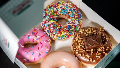 Помните, Krispy Kreme обещали бесплатные пончики за вакцинацию? Раздали уже 1,5 млн. - usa.one