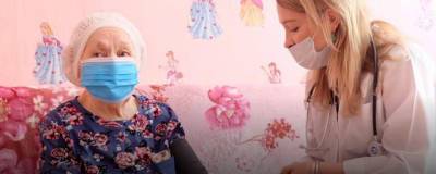 В Новосибирске 102-летней женщине сделали вторую прививку от COVID-19 - runews24.ru - Новосибирск - Новосибирская обл. - Пресс-Служба
