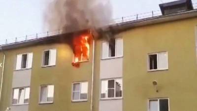 Соседи спасли троих детей из горящей квартиры в Костроме - gazeta.ru - Кострома