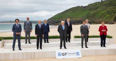 Ангела Меркель - Борис Джонсон - Джон Байден - Джастин Трюдо - Фото лидеров на саммите G7 стало мемом - ren.tv - Англия - Канада