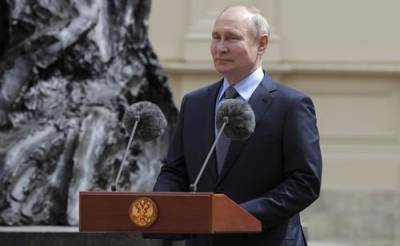 Владимир Путин - Президент РФ Путин заявил, что Россия должна помогать остальным странам в борьбе с COVID-19 - argumenti.ru - Россия