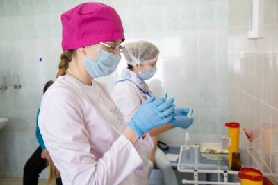 Александр Гинцбург - В России готовятся зарегистрировать вакцину от коронавируса для подростков - gubdaily.ru - Россия