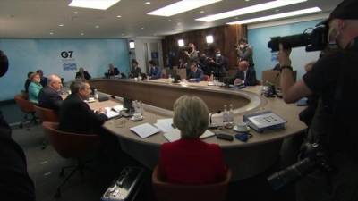 Дональд Трамп - Откуда взялся COVID-19: Китай в дискуссиях на саммите G7 фигурировал чаще России - vesti.ru - Россия - Англия - Китай