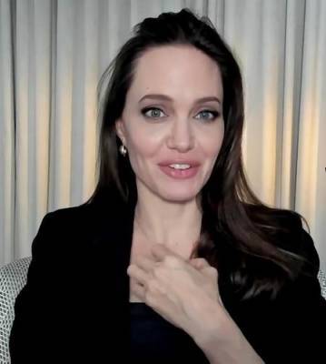 Анджелина Джоли - СП: Анджелина Джоли провела вечер в компании бывшего мужа Джонни Ли Миллера - argumenti.ru