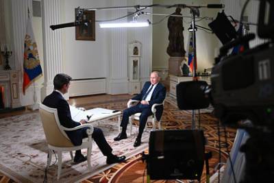 Владимир Путин - Кир Симмонс - Американские журналисты провели две недели на карантине перед интервью с Путиным - lenta.ru - Россия