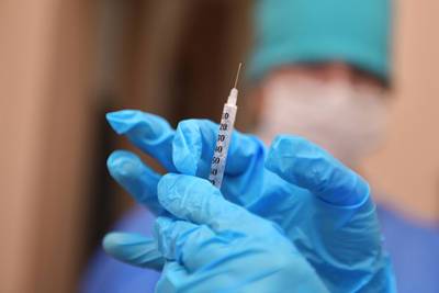Россиянам назвали случаи ненадобности второй дозы вакцины от COVID-19 - lenta.ru