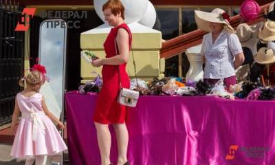 Эксперты посчитали во сколько в Екатеринбурге обойдется платье на выпускной - fedpress.ru - Екатеринбург - Пресс-Служба