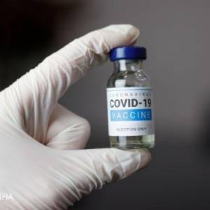 От коронавируса в Европе сделали более 300 млн прививок - reporter-ua.com - Евросоюз - деревня Ляйен