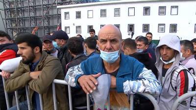 Стоять ночами в очередях больше не надо: мигрантам продлили срок временного пребывания - vesti.ru - Москва - Президент
