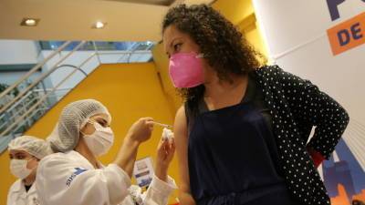 В Бразилии за сутки выявили более 95 тысяч случаев коронавируса - russian.rt.com - Бразилия