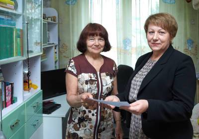 Пожилые южносахалинцы заполняют социальные паспорта на дому - sakhalin.info - Южно-Сахалинск