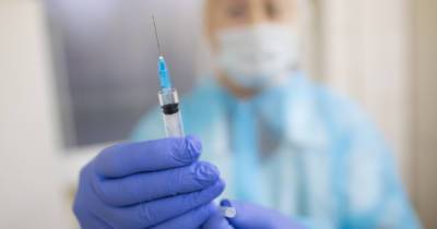 Ринат Максютов - Почти у половины привитых «ЭпиВакКороной» через девять месяцев после вакцинации не нашли антител - klops.ru - Россия