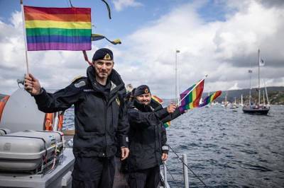NRK (Норвегия): норвежский флот принял участие в гей-параде - obzor.lt - Норвегия