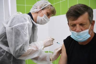 Вакцинацию от COVID-19 прошли более половины водителей московского транспорта - interfax-russia.ru