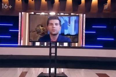 Дмитрий Борисов - Ведущий Первого канала вышел в эфир ток-шоу по видеосвязи из-за коронавируса - lenta.ru