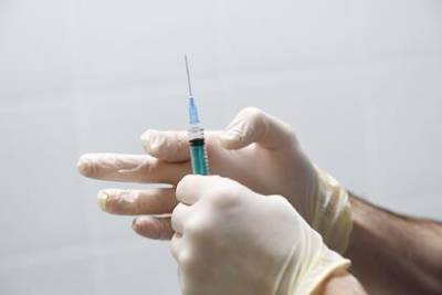 В Ленинградской области ввели обязательную вакцинацию для части жителей - lenta.ru - Ленобласть обл.