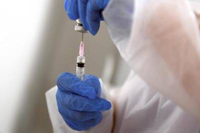 Роспотребнадзор назвал причину отказа от второй дозы вакцины - lenta.ru