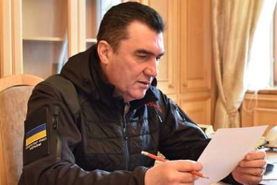 Алексей Данилов - Украина ввела санкции против бизнесменов Фукса и Фирташа - lenta.ru