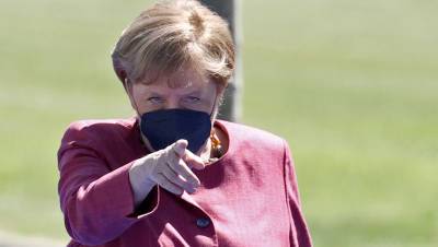 Ангела Меркель - Меркель скептически относится к заполненным стадионам на Евро - gazeta.ru