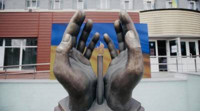 В столице появился памятник медикам, умершим от COVID - ru.slovoidilo.ua - Киев