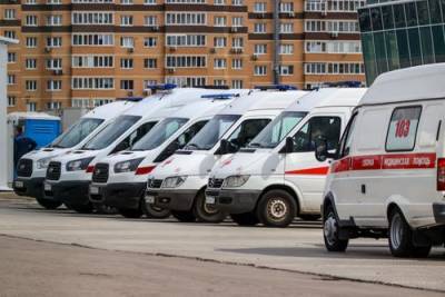 За сутки в России скончались 466 пациентов с COVID-19 - argumenti.ru - Россия - Санкт-Петербург - Москва