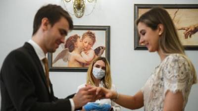 В российском регионе запретили жениться без прививки от COVID-19 - penzainform.ru - Нижегородская обл.