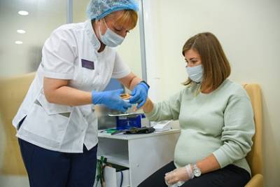 Александр Гинцбург - Гинцбург анонсировал начало вакцинации от COVID-19 для беременных - lenta.ru