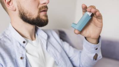 Британские исследователи изучили влияние препарата от астмы на больных COVID-19 - inforeactor.ru - Россия