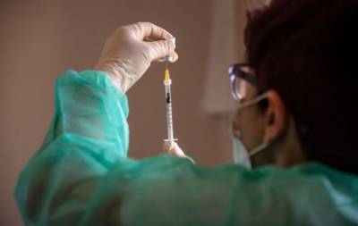 В Китае сделали более 1 млрд прививок от COVID-19 - enovosty.com - Китай